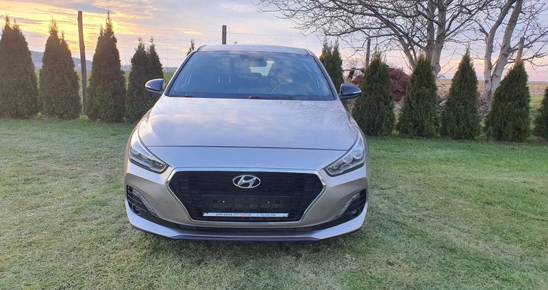 Hyundai I30 cena 57900 przebieg: 28480, rok produkcji 2018 z Radzionków małe 106